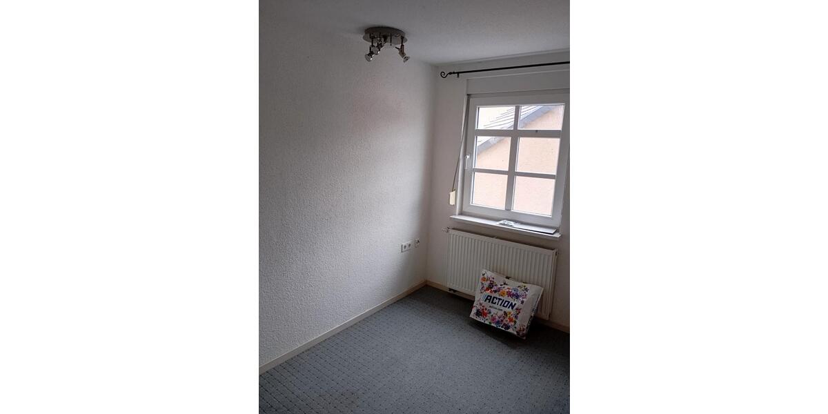 Dachgeschoßwohnung Alsleben (Saale) - 2 Zimmer, 45 m&sup2;, 270&euro; | Angebot:26305314