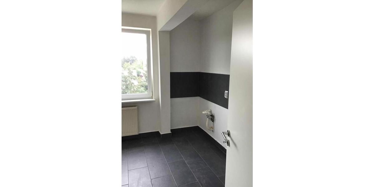 Etagenwohnung Stavenhagen - 3 Zimmer, 64 m&sup2;, 415&euro; | Angebot:24703537