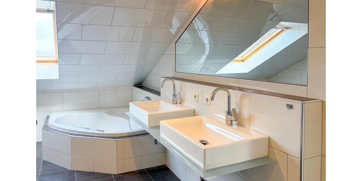 Maisonettenwohnung Schwelm - 5 Zimmer, 131 m&sup2;, 1.200&euro; | Angebot:26087002