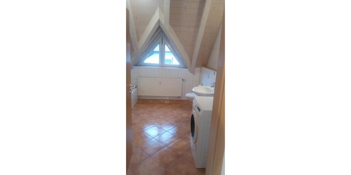 Dachgeschoßwohnung Velburg - 4 Zimmer, 105 m&sup2;, 840&euro; | Angebot:26050543