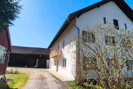 Haus Eggenfelden - 9 Zimmer, 400 m&sup2;, 1.500&euro; | Angebot:26134944