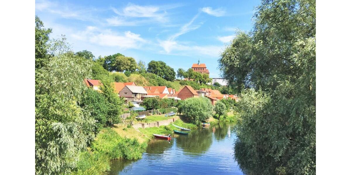 HELLE DREIRAUMWOHNUNG - FÜR FAMILIEN GEEIGNET 3 zimmer