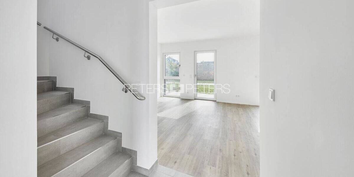 Etagenwohnung Schwerin Werdervorstadt - 5 Zimmer, 134 m&sup2;, 1.499&euro; | Angebot:26066103