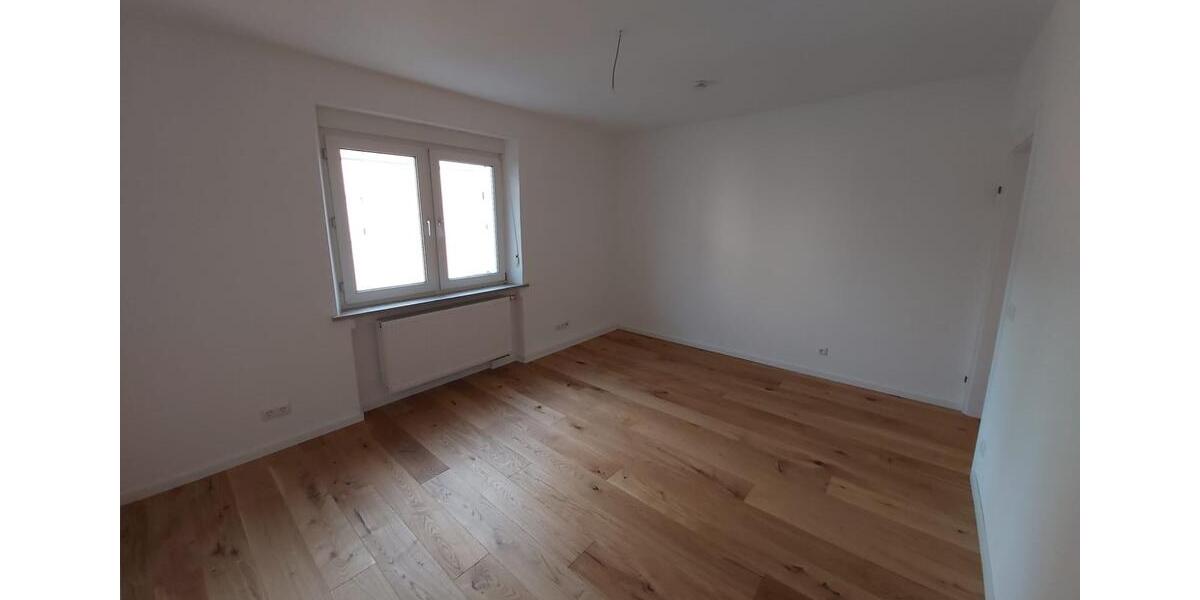 Etagenwohnung Weiden in der Oberpfalz - 4 Zimmer, 110 m&sup2;, 1.200&euro; | Angebot:26521936