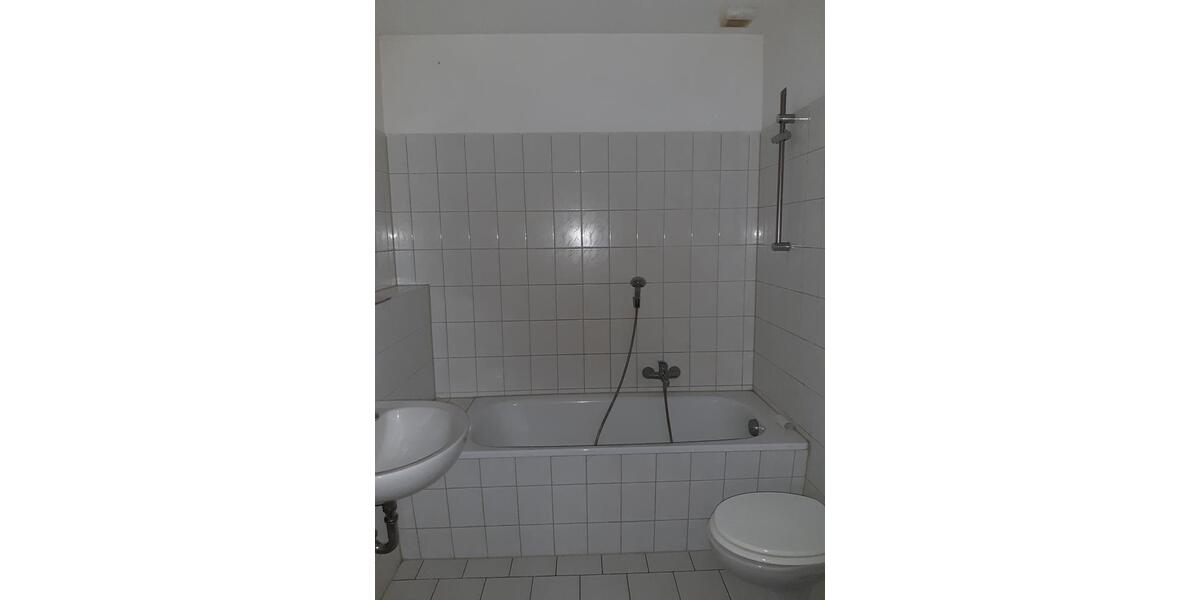Dachgeschoßwohnung Werdau - 3 Zimmer, 66 m&sup2;, 368&euro; | Angebot:26006936