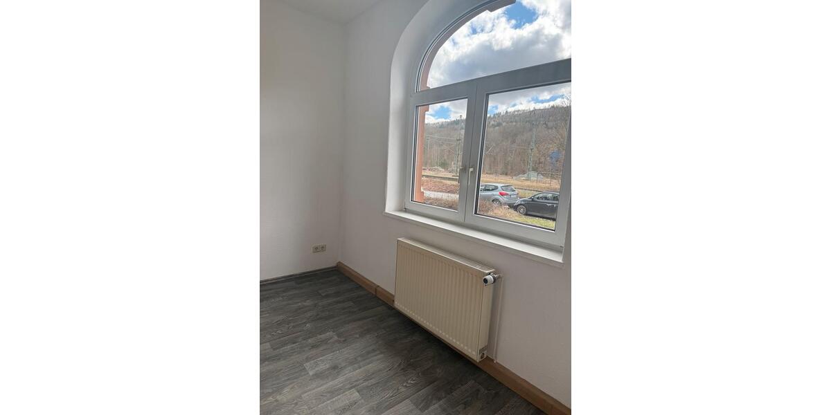 Hochparterre Saalfeld (Saale) - 2 Zimmer, 52 m&sup2;, 250&euro; | Angebot:25922471