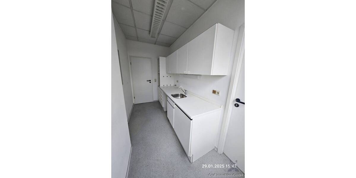 Gewerbeobjekt Strausberg Vorstadt - 7 Zimmer, 88 m&sup2;, 1.300&euro; | Angebot:26080103