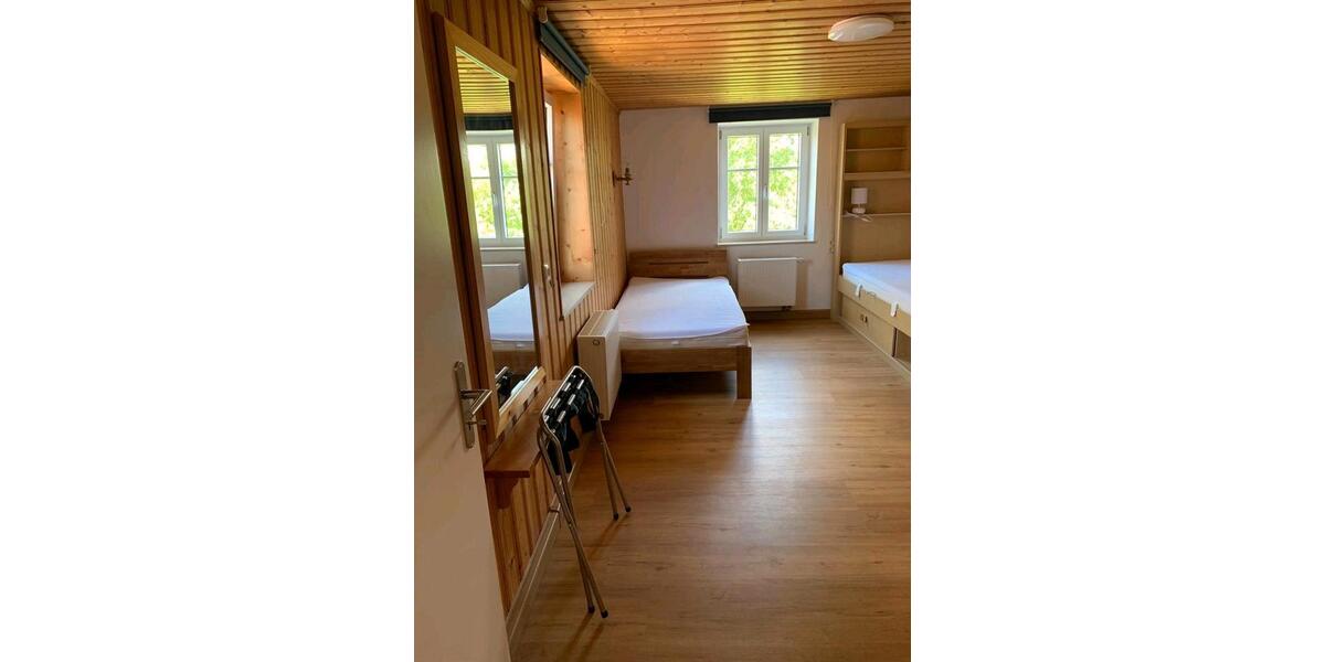 Wohnen auf Zeit Mindelheim - 9 Zimmer, 170 m&sup2;, 425&euro; | Angebot:25085206