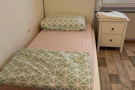 Gemeinsame Frauen WG top Lage! Direkt an der bahnhaltstelle 3 zimmer