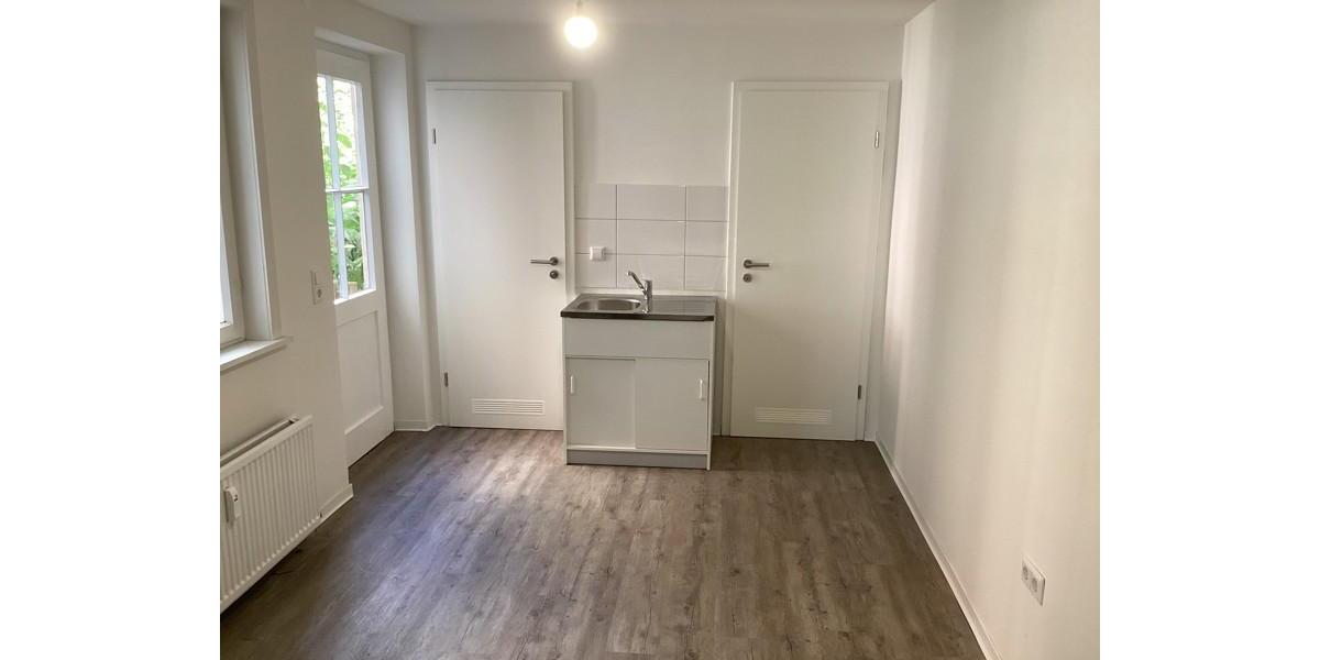 Inmitten der Altstadt, großzügiges saniertes Gewerbe, mit großer Fensterfront und sofort anmietbar! zimmer