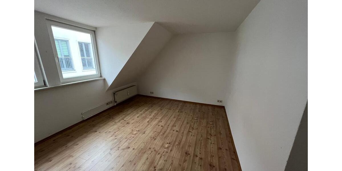 Dachgeschoßwohnung Stralsund - 5 Zimmer, 170 m&sup2;, 1.526&euro; | Angebot:25870207
