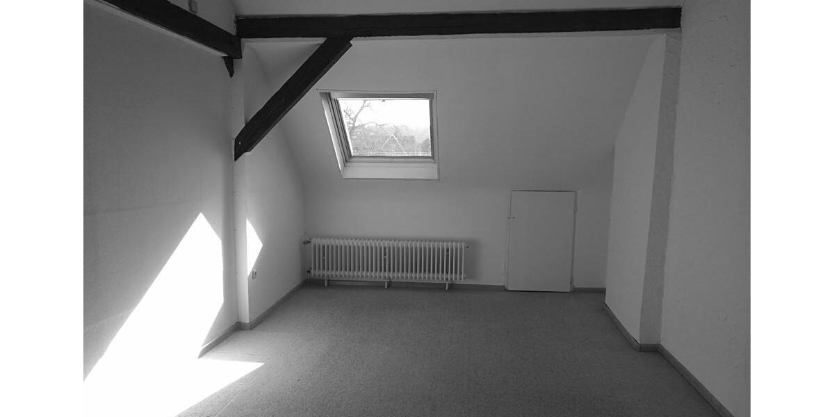 Dachgeschoßwohnung Saarbrücken Eschberg - 2 Zimmer, 70 m&sup2;, 670&euro; | Angebot:24566154