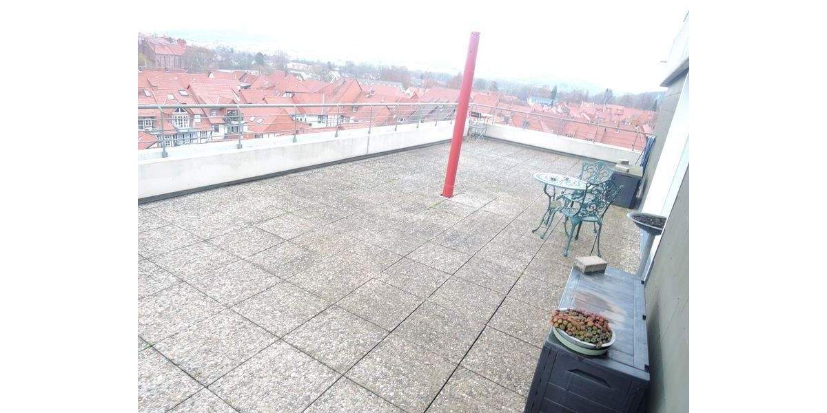 Helle, gepflegte und seniorengerechte Etagenwohnung mit Fahrstuhl und großer Dachterrasse direkt in der Innenstadt 3 zimmer