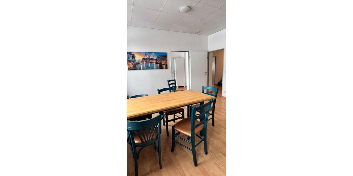 Etagenwohnung Arnstadt - 4 Zimmer, 90 m&sup2;, 1.200&euro; | Angebot:25062044