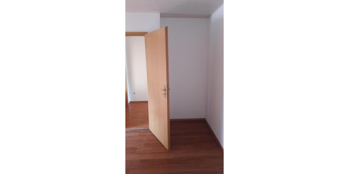 Dachgeschoßwohnung Kipfenberg - 4 Zimmer, 90 m&sup2;, 600&euro; | Angebot:27556692