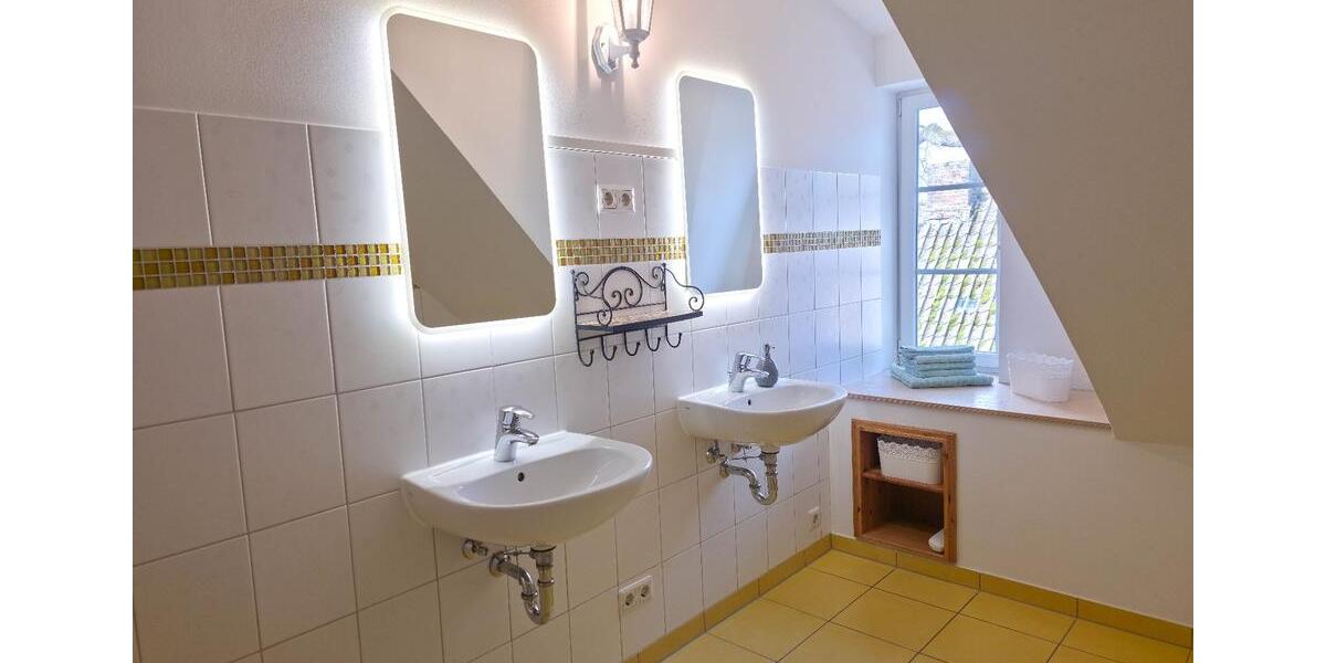 Bauernhaus, Landhaus Thomasburg - 11 Zimmer, 311 m&sup2;, 2.500&euro; | Angebot:26047175