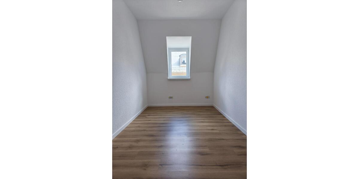 Dachgeschoßwohnung Elsterberg - 4 Zimmer, 96 m&sup2;, 620&euro; | Angebot:27638005