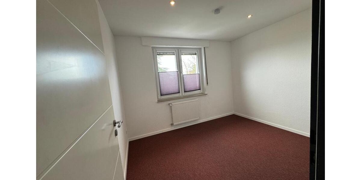 Mitarbeiterwohnung (90 qm) 1. OG – Wohnung & Arbeit kombiniert 3 zimmer