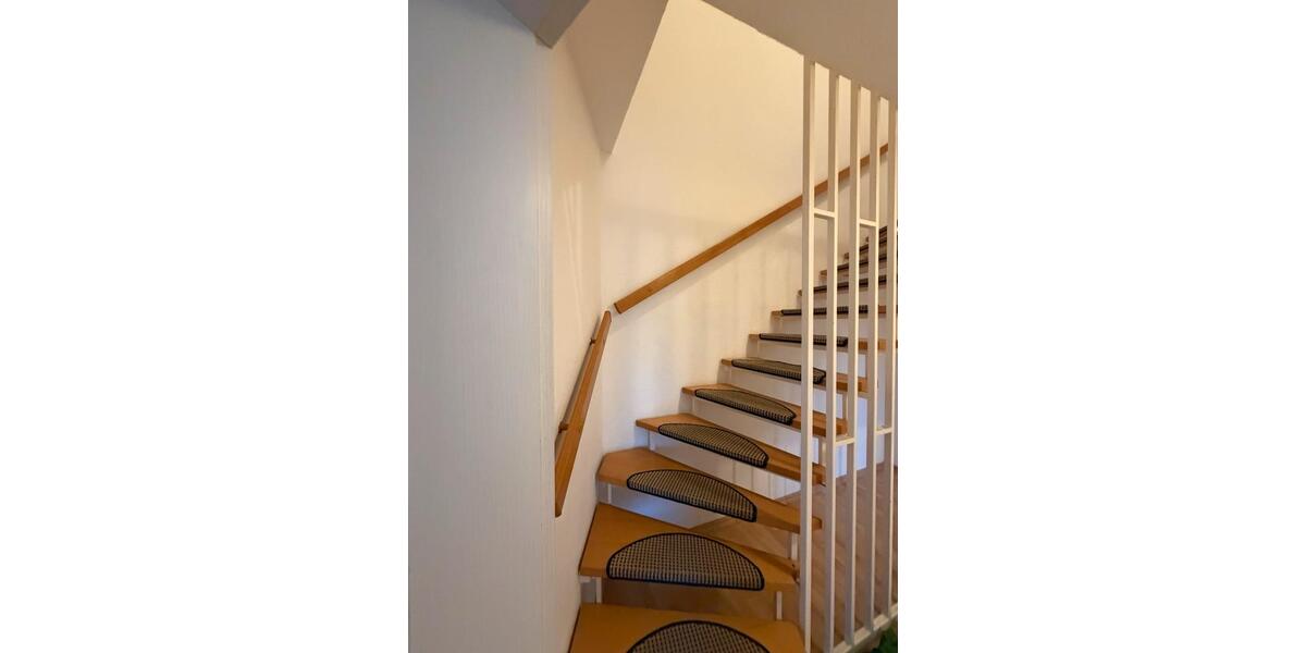 Dachgeschoßwohnung Suhl - 3 Zimmer, 74 m&sup2;, 592&euro; | Angebot:26432697