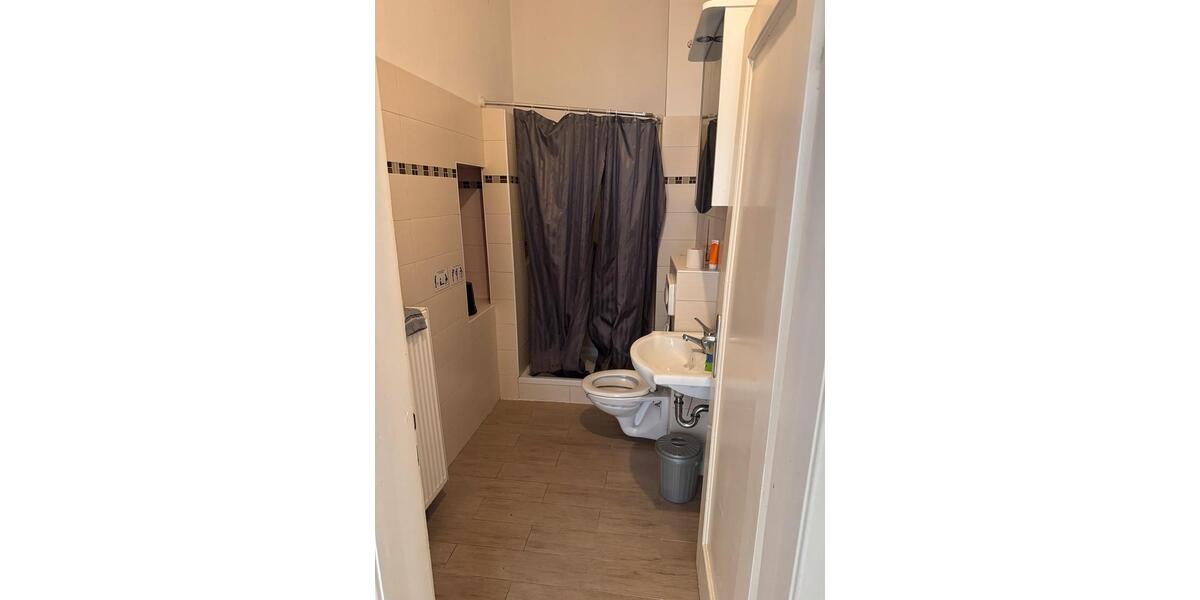 Etagenwohnung Ludwigshafen am Rhein - 1 Zimmer, 20 m&sup2;, 370&euro; | Angebot:26704246