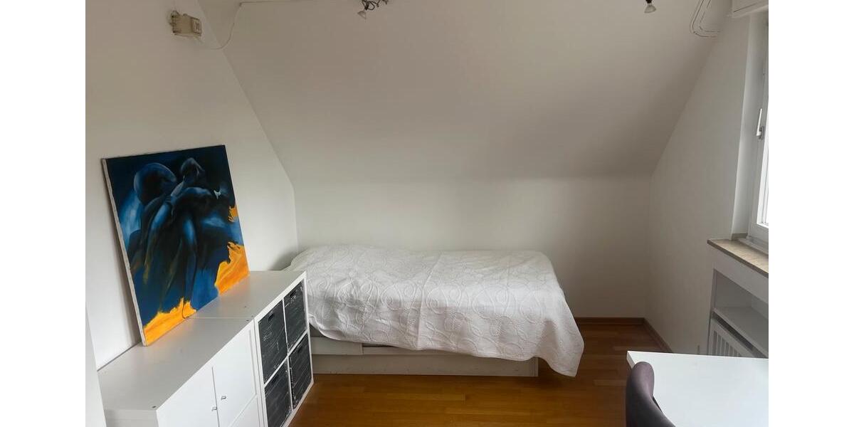Wohnen auf Zeit Düsseldorf Stadtbezirk 5 - 4 Zimmer, 110 m&sup2;, 1.990&euro; | Angebot:24743870