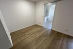 Kernsanierte 2,5-Zi-Wohnung mit EBK, Balkon und Garage