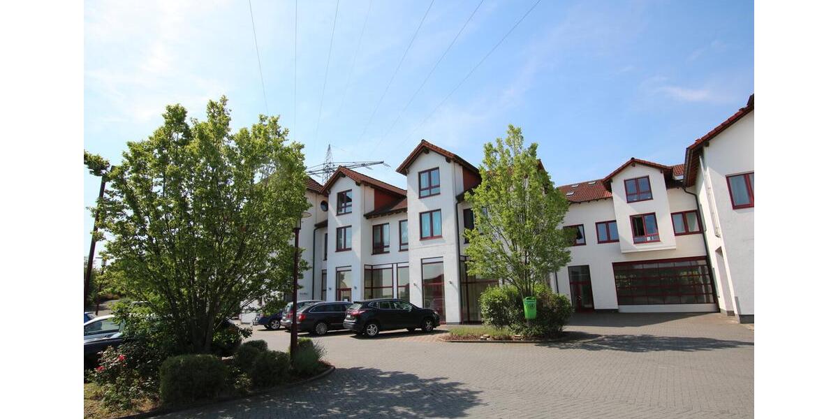 Helle und großzügige Büroräume im Erdgeschoss in zentraler Lage zu vermieten zimmer