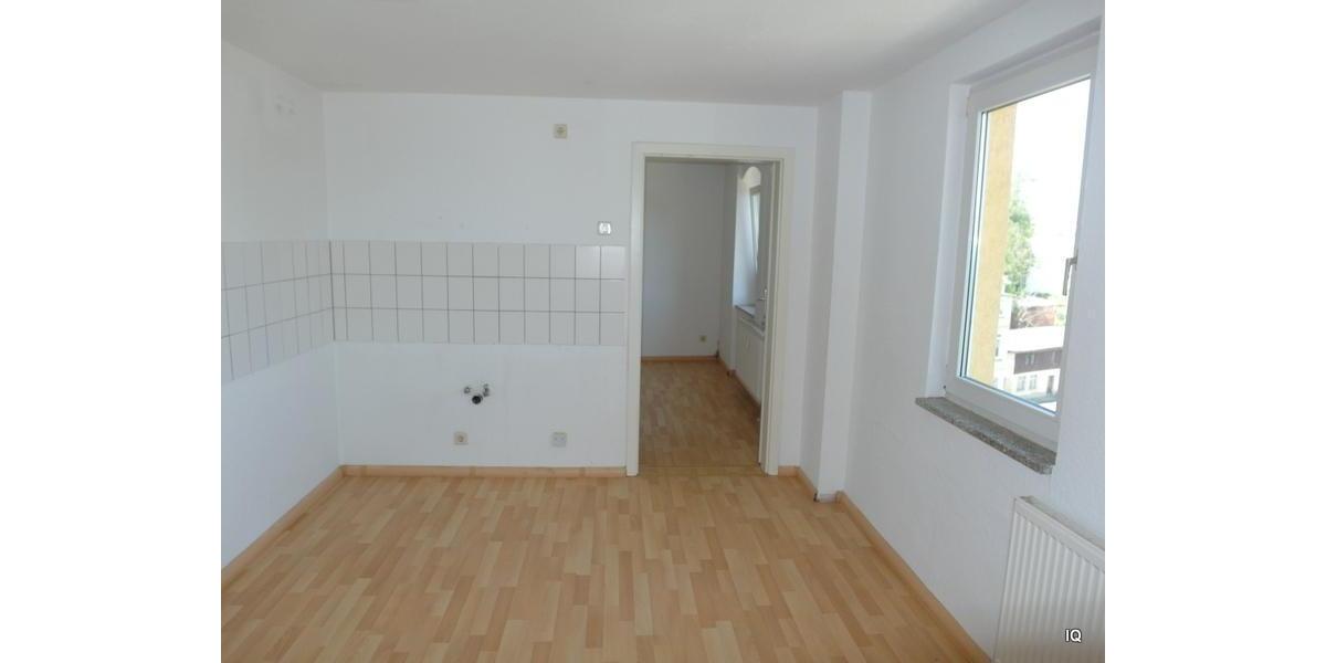 Dachgeschoßwohnung Limbach-Oberfrohna Oberfrohna - 3 Zimmer, 72 m&sup2;, 360&euro; | Angebot:25902838