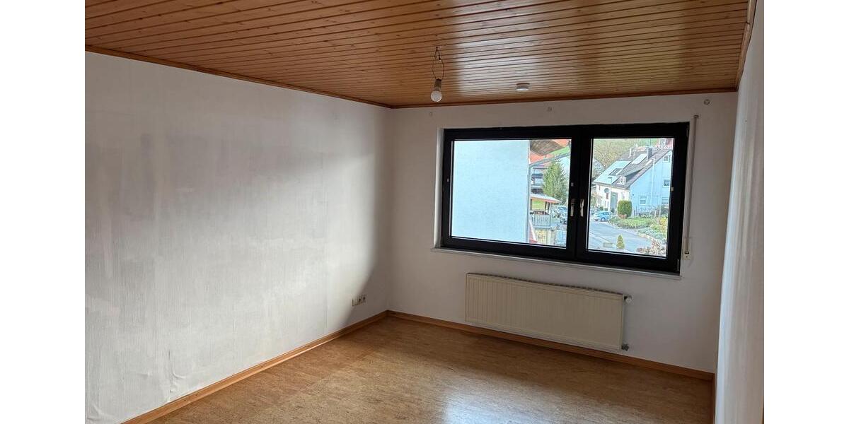 Mehrfamilienhaus, Wohnhaus Neckarbischofsheim - 8 Zimmer, 194 m&sup2;, 1.900&euro; | Angebot:25992356