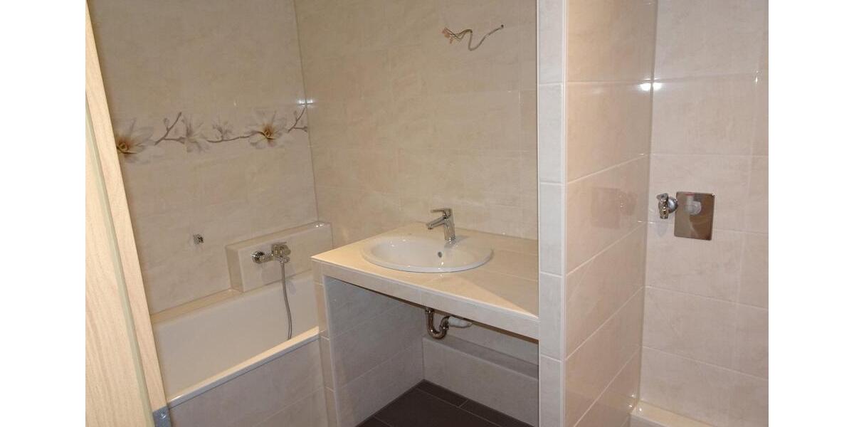 Dachgeschoßwohnung Langenselbold - 4 Zimmer, 80 m&sup2;, 700&euro; | Angebot:26045052