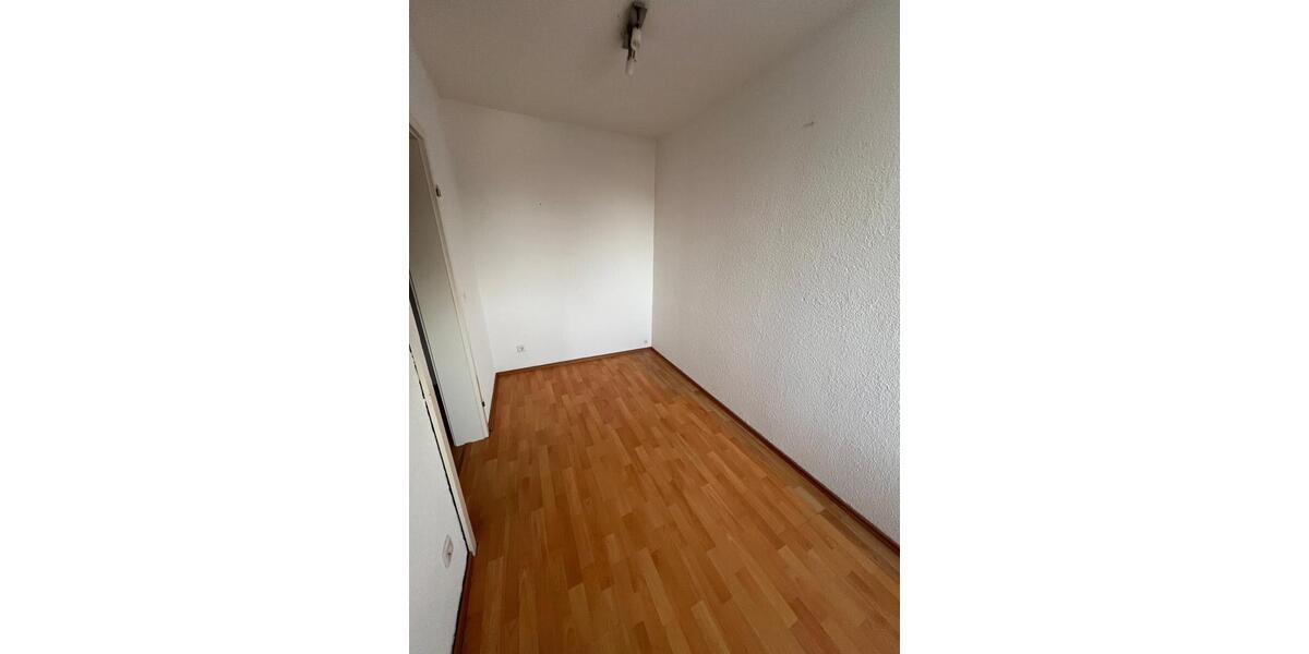 Dachgeschoßwohnung Solingen Wald - 3 Zimmer, 80 m&sup2;, 750&euro; | Angebot:25152087