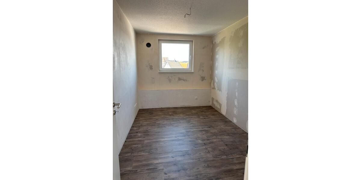 Dachgeschoßwohnung Wetzlar Dutenhofen - 3 Zimmer, 67 m&sup2;, 920&euro; | Angebot:26412904