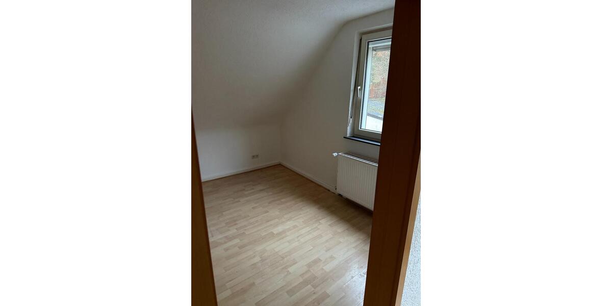 Dachgeschoßwohnung Steinwenden - 6 Zimmer, 57 m&sup2;, 600&euro; | Angebot:23840540