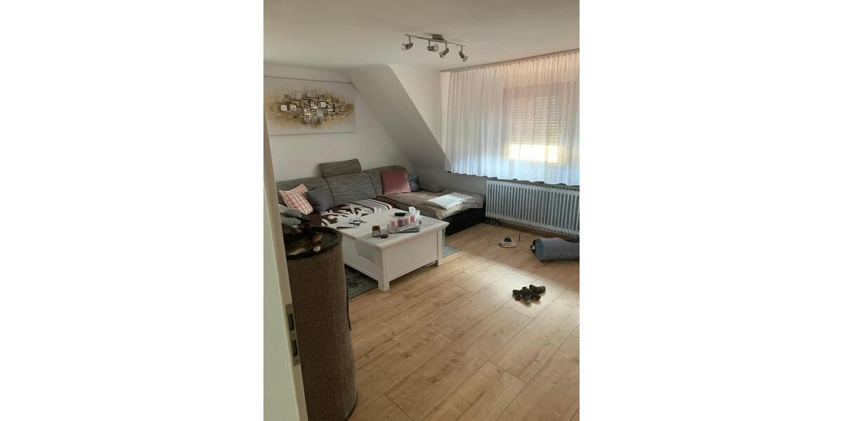 Dachgeschoßwohnung Landstuhl - 3 Zimmer, 81 m&sup2;, 700&euro; | Angebot:26585091