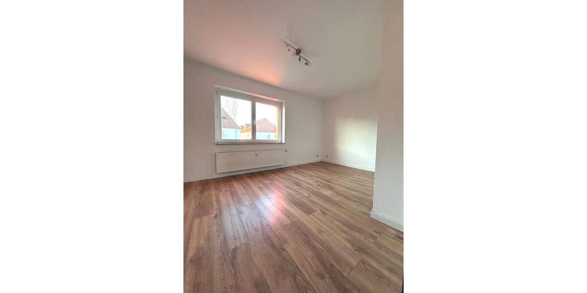 2- Zimmer Wohnung 1. OG links 2 zimmer