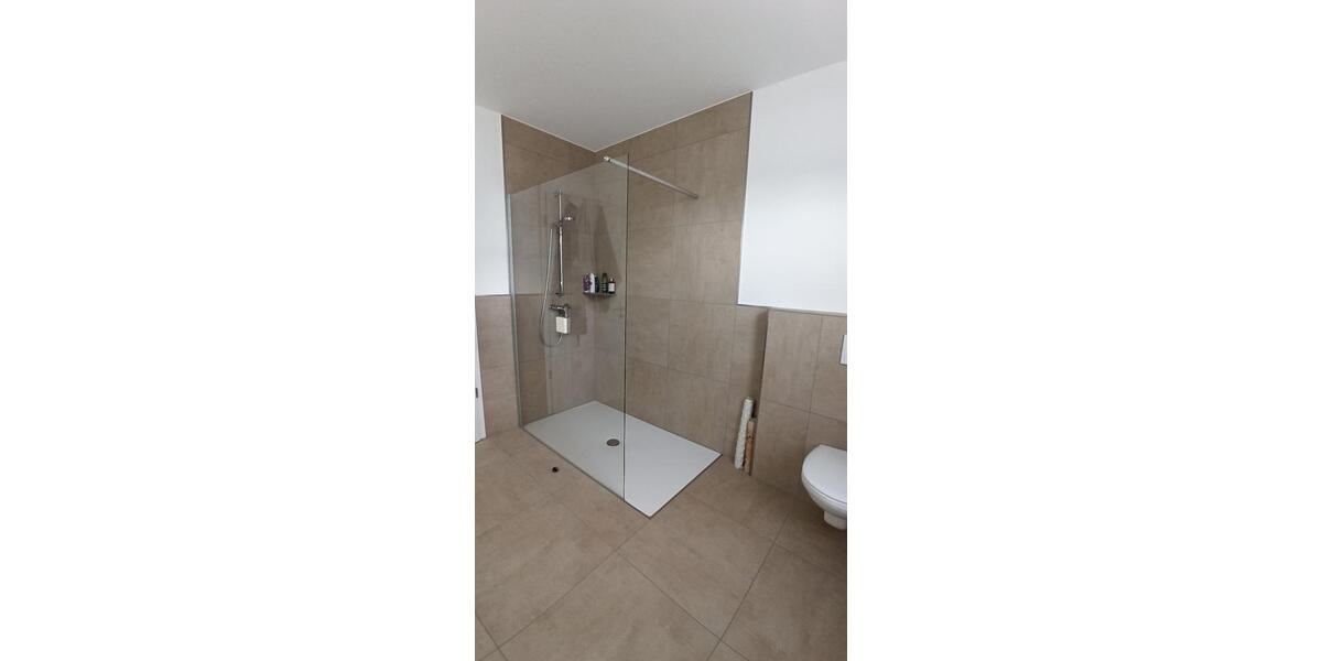 Sehr schöne moderne 4-Zi.-Whg., 1. OG, sonniger Blk., Gäste-WC 4 zimmer