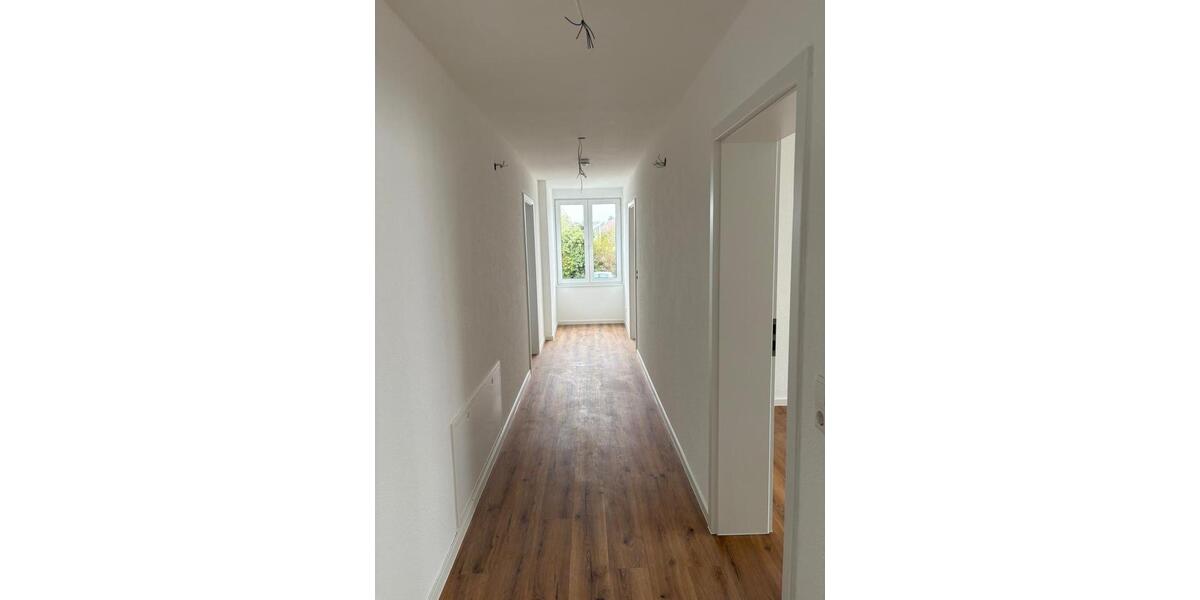 Erdgeschoßwohnung Mössingen - 4.5 Zimmer, 150 m&sup2;, 1.800&euro; | Angebot:26200102
