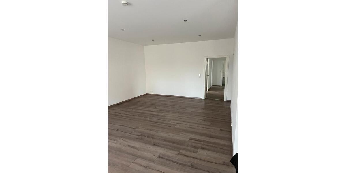 Erdgeschoßwohnung Wackersdorf - 2.5 Zimmer, 110 m&sup2;, 1.170&euro; | Angebot:24408569