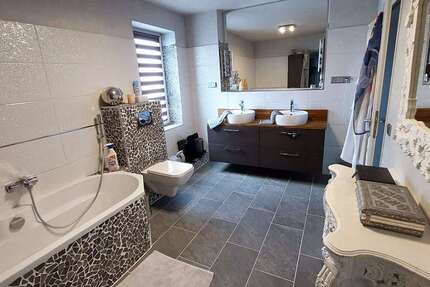 Wohnung zum Mieten in Grevenbroich 1.450 € 150 m²