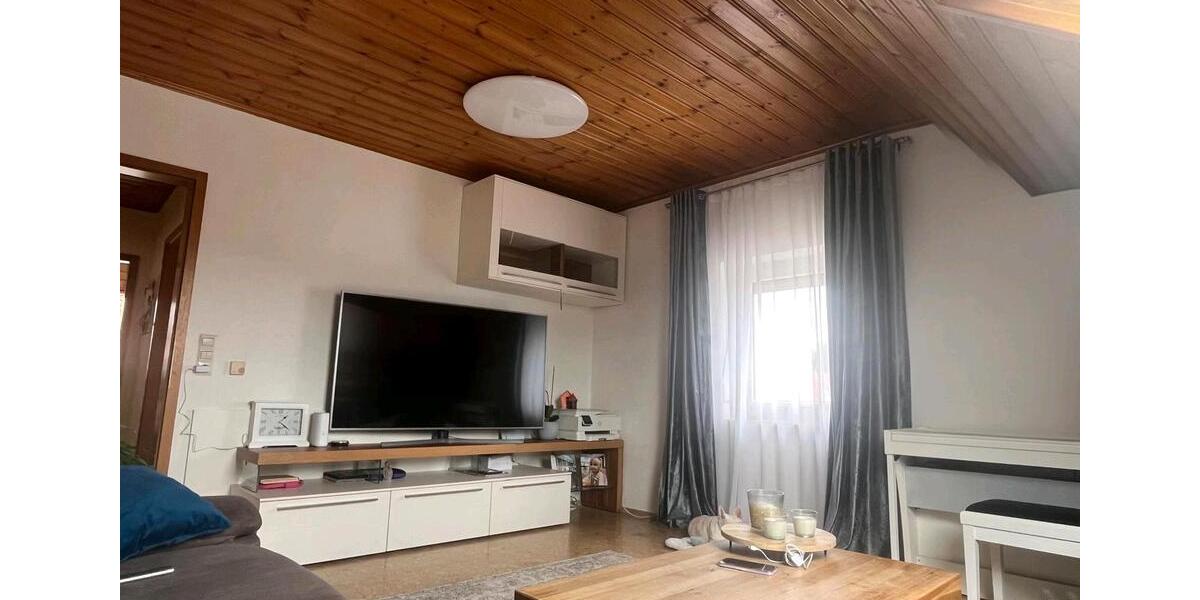 Dachgeschoßwohnung Aichstetten - 4 Zimmer, 84 m&sup2;, 1.150&euro; | Angebot:26018610