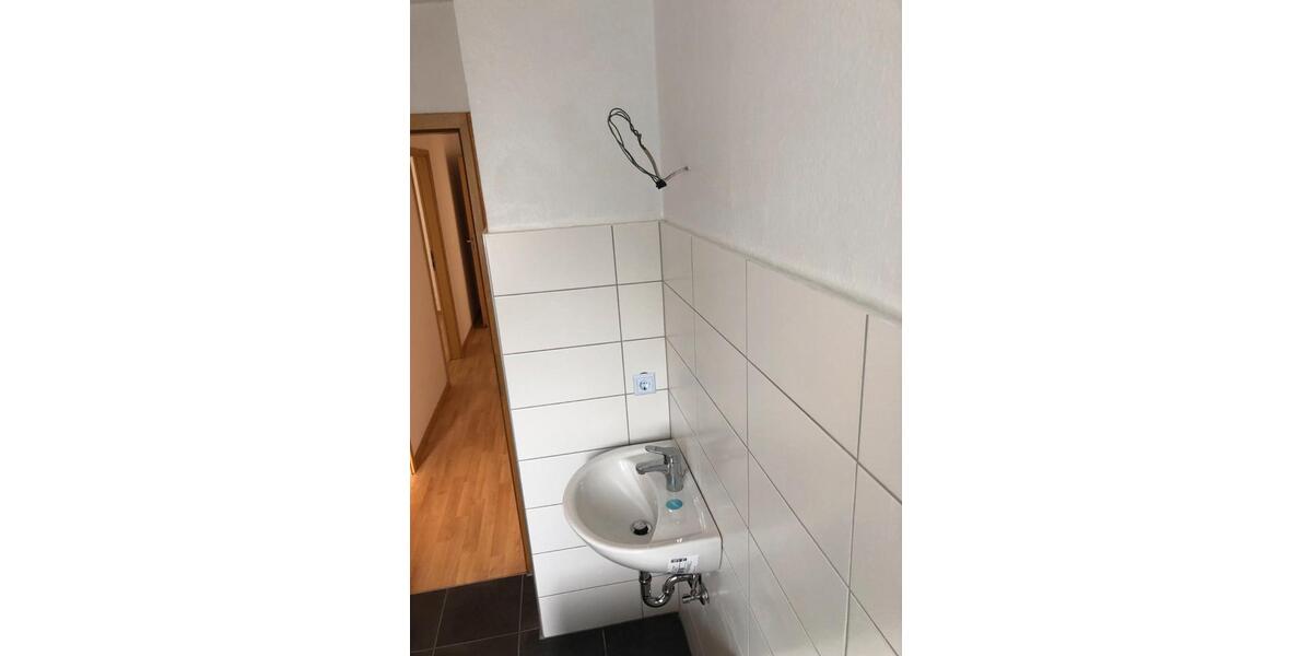 Dachgeschoßwohnung Altena - 4 Zimmer, 82 m&sup2;, 420&euro; | Angebot:27621222