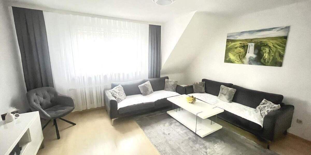 Große Dachgeschosswohnung über den Dächern von Güls. 3 zimmer