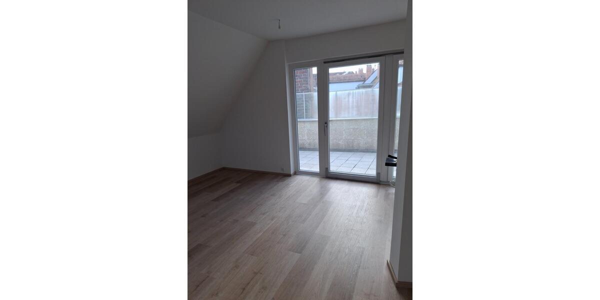 Dachgeschoßwohnung Amberg - 4 Zimmer, 87 m&sup2;, 880&euro; | Angebot:24382320