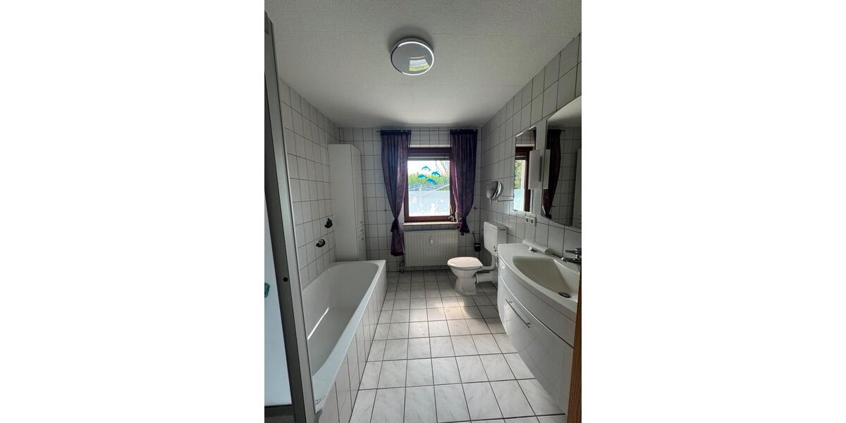 Etagenwohnung Spangenberg - 3 Zimmer, 84 m&sup2;, 600&euro; | Angebot:25950883