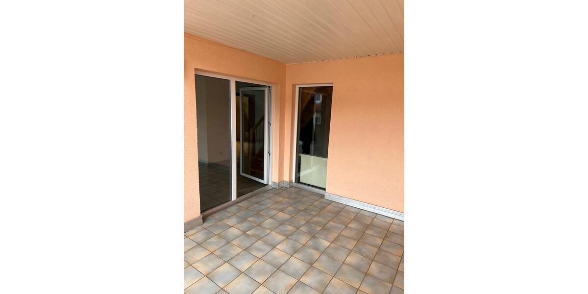 Dachgeschoßwohnung Neustadt an der Weinstraße - 2.5 Zimmer, 69 m&sup2;, 1.100&euro; | Angebot:24788077