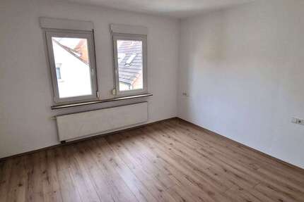 Wohnung zum Mieten in Stuttgart 790 € 77 m² 4 zimmer
