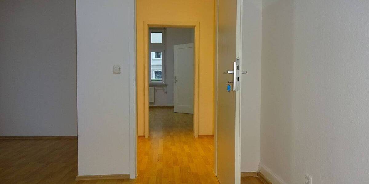 CHARMANTE, MODERNISIERTE ALTBAUWOHNUNG NÄHE POMPEJANUMSGARTEN 3 zimmer