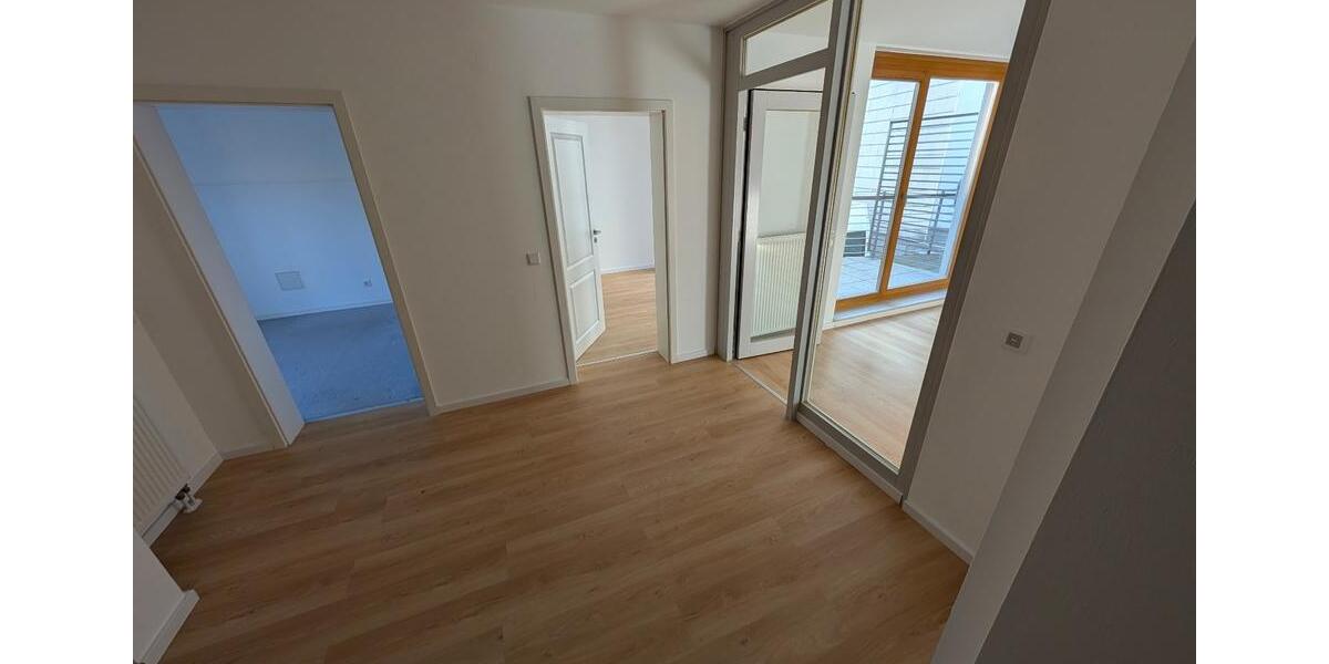 Erdgeschoßwohnung Detmold - 4 Zimmer, 110 m&sup2;, 1.190&euro; | Angebot:25545186