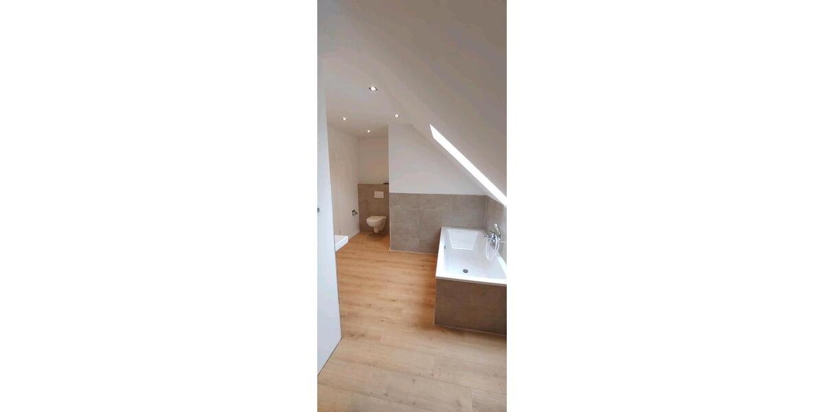 Etagenwohnung Norden - 4 Zimmer, 160 m&sup2;, 1.150&euro; | Angebot:24716986