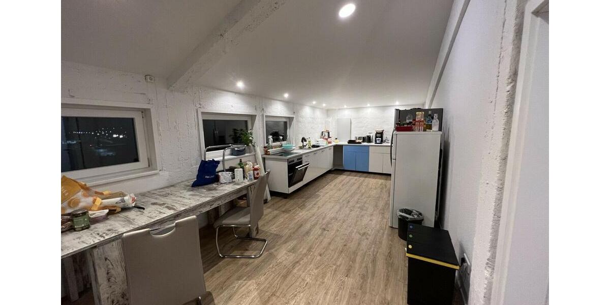 Wohnen auf Zeit Hilden - 7 Zimmer, 240 m&sup2;, 505&euro; | Angebot:24802444